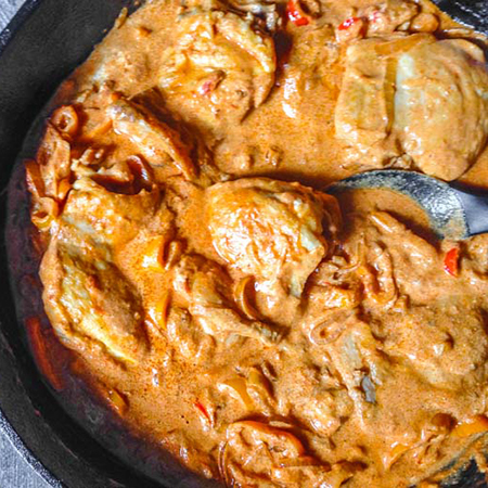 image of mistica chicken dish in cast iron skillet